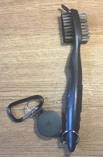 Golf club cleaning groove - club,